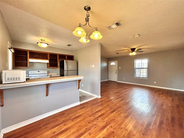 510 Powell DR, Leander, TX 78641