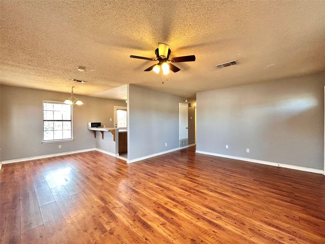 510 Powell DR, Leander, TX 78641