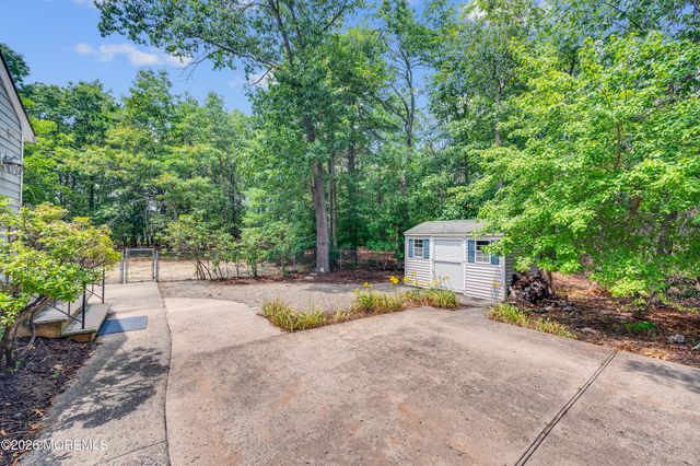 23 Newtons Corner Road, Howell, NJ 07731