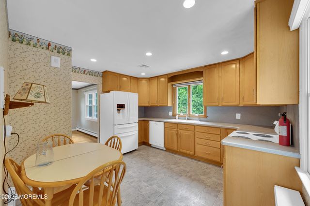 23 Newtons Corner Road, Howell, NJ 07731