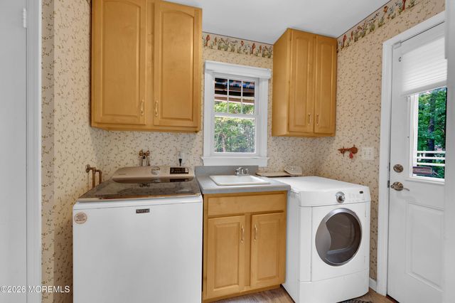 23 Newtons Corner Road, Howell, NJ 07731