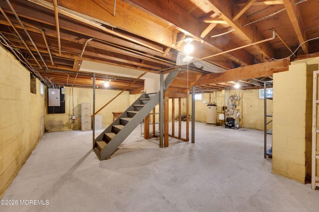 23 Newtons Corner Road, Howell, NJ 07731
