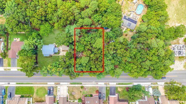 23 Newtons Corner Road, Howell, NJ 07731