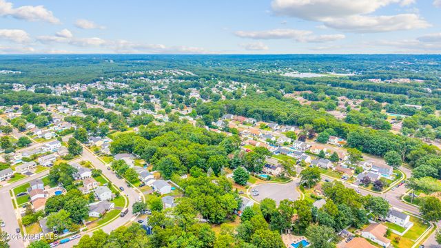 23 Newtons Corner Road, Howell, NJ 07731