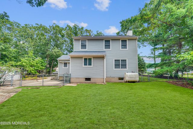 23 Newtons Corner Road, Howell, NJ 07731