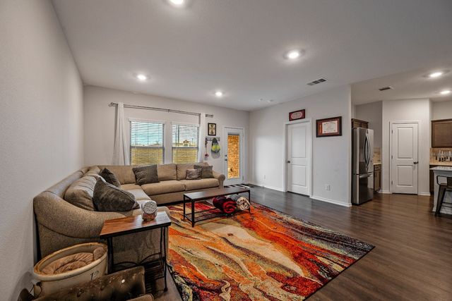 622 Clearlake Drive, Waxahachie, TX 75165