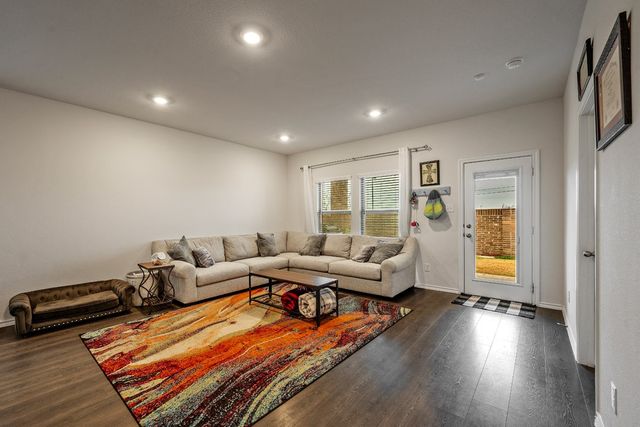 622 Clearlake Drive, Waxahachie, TX 75165