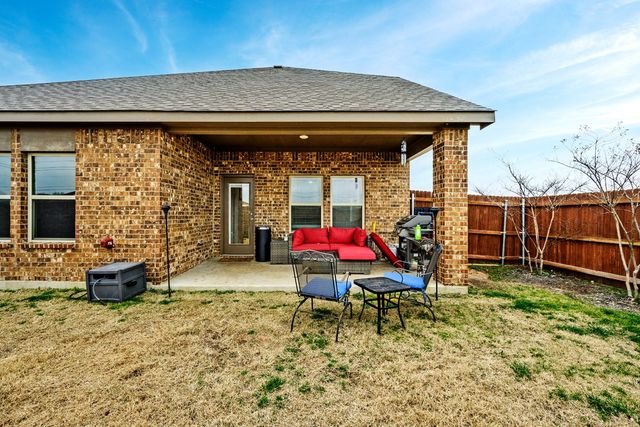 622 Clearlake Drive, Waxahachie, TX 75165