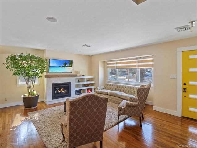5 Mark Lane, New City, NY 10956