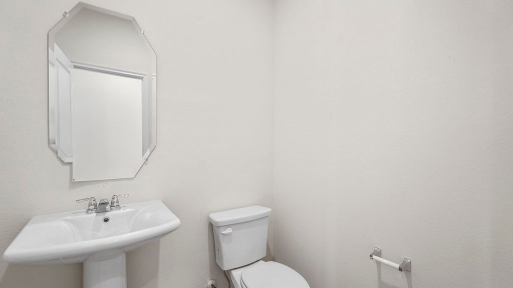 1816 Misty Brook Drive, Blue Ridge, TX 75424