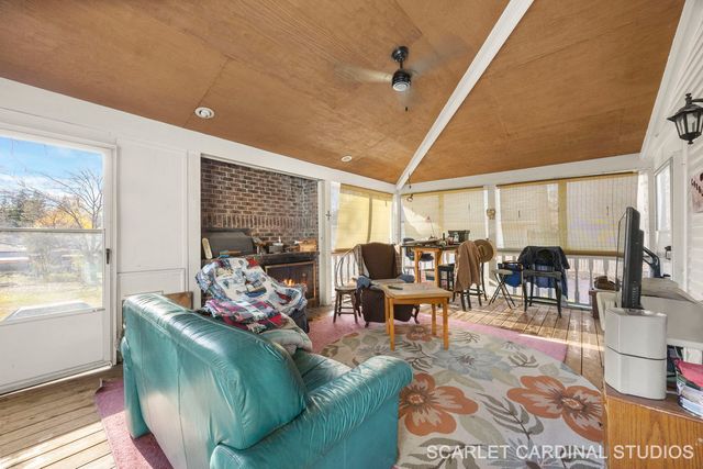 27 E Jackson Street, Villa Park, IL 60181