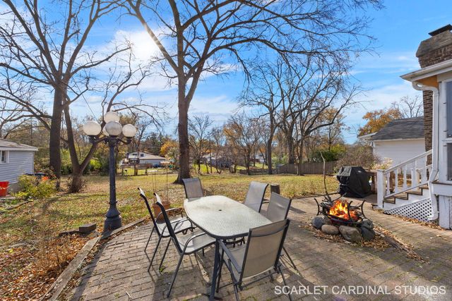 27 E Jackson Street, Villa Park, IL 60181