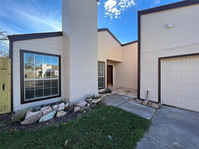 11039 Holworth Drive, Houston, TX 77072