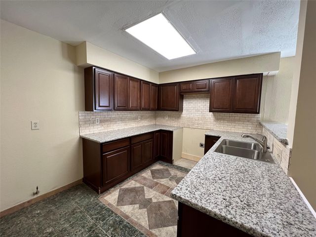 11039 Holworth Drive, Houston, TX 77072