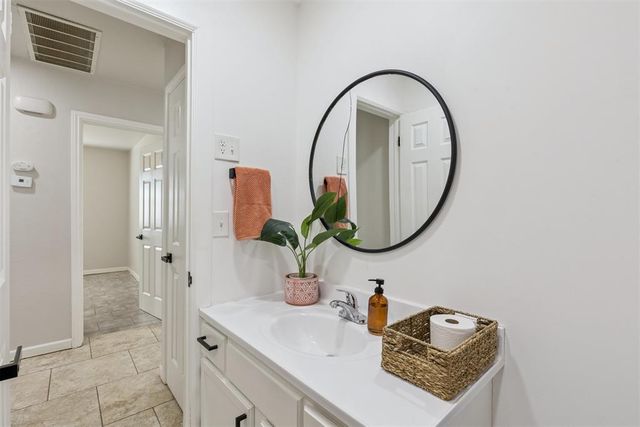 6308 N Hammond Avenue, Oklahoma City, OK 73122