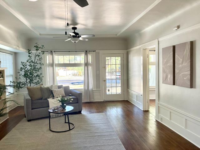 422 Sycamore Ave, Modesto, CA 95354
