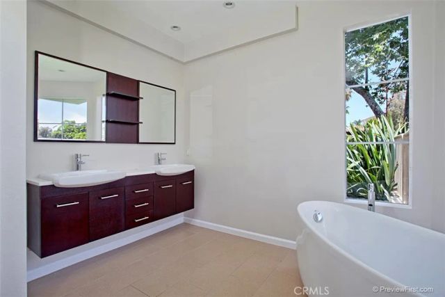 18 Logo, Dana Point, CA 92629