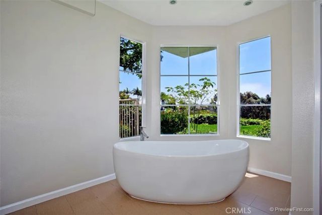 18 Logo, Dana Point, CA 92629