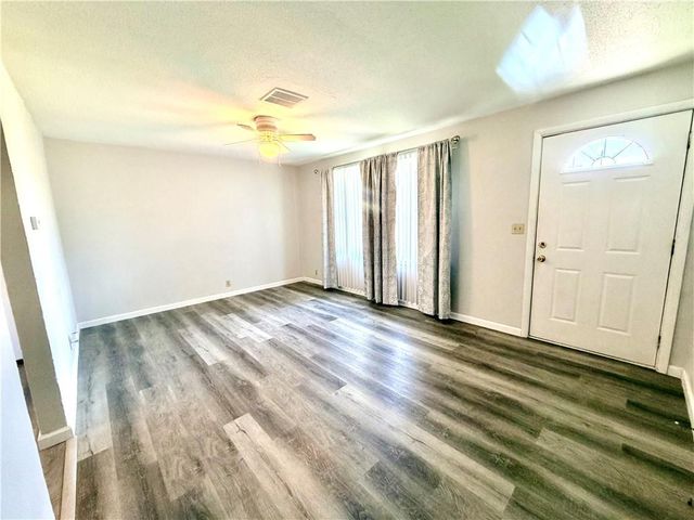 1402 W Walnut Street, Nevada, MO 64772