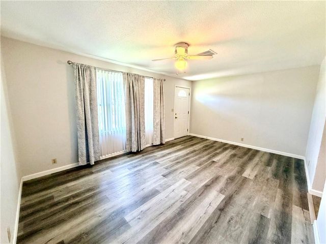 1402 W Walnut Street, Nevada, MO 64772