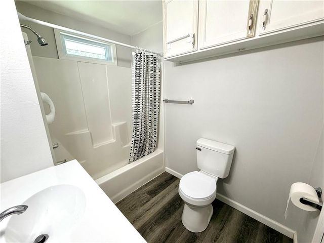1402 W Walnut Street, Nevada, MO 64772
