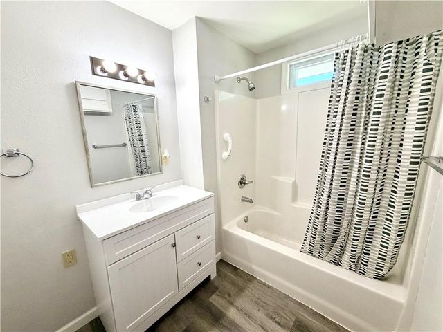 1402 W Walnut Street, Nevada, MO 64772