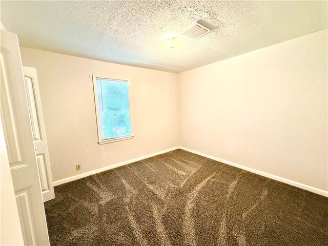 1402 W Walnut Street, Nevada, MO 64772