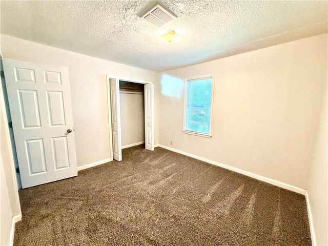 1402 W Walnut Street, Nevada, MO 64772