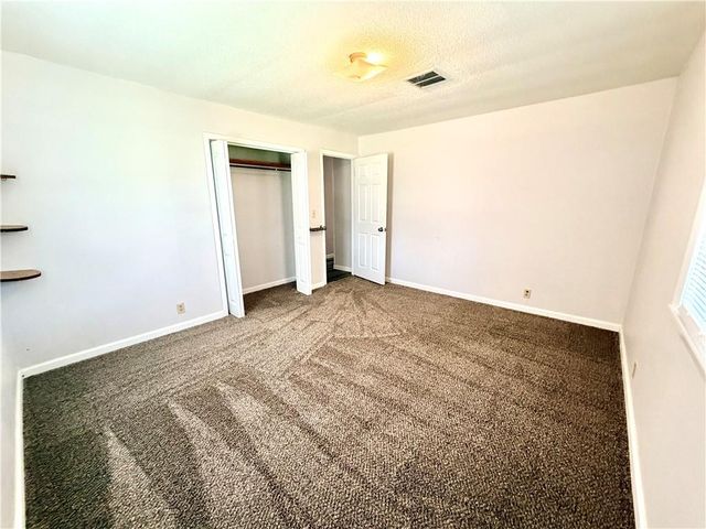 1402 W Walnut Street, Nevada, MO 64772