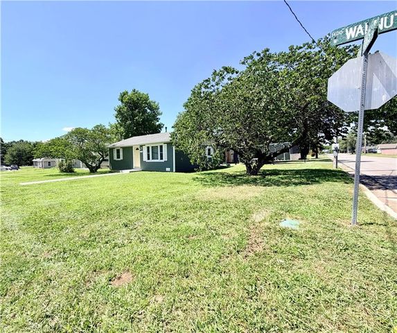 1402 W Walnut Street, Nevada, MO 64772