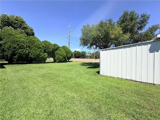 1402 W Walnut Street, Nevada, MO 64772