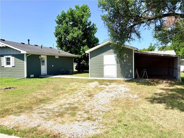 1402 W Walnut Street, Nevada, MO 64772
