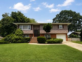 344 47th Street, Lindenhurst, NY 11757