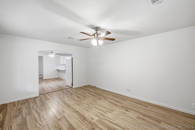 105 S Old Main Street, Coweta, OK 74429