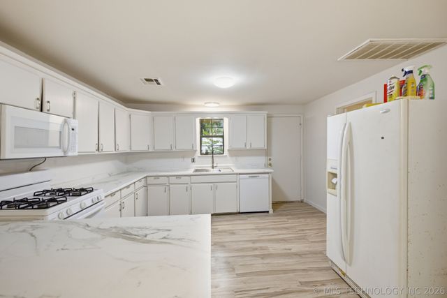 105 S Old Main Street, Coweta, OK 74429