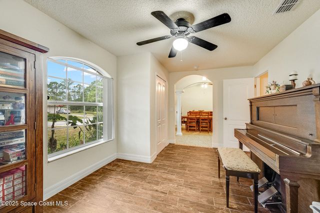 341 Dolphin Street SE, Palm Bay, FL 32909