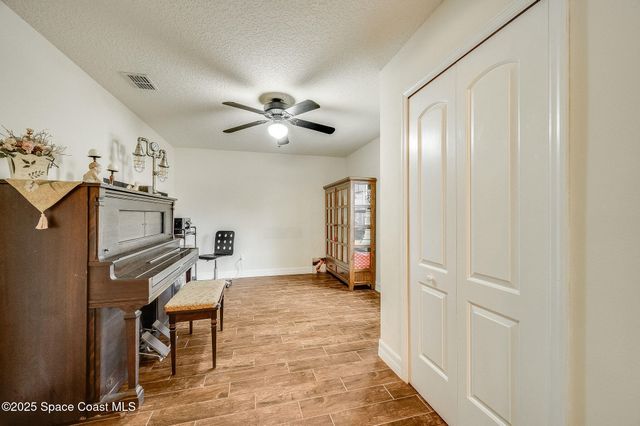 341 Dolphin Street SE, Palm Bay, FL 32909