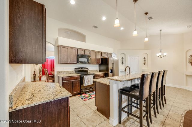 341 Dolphin Street SE, Palm Bay, FL 32909