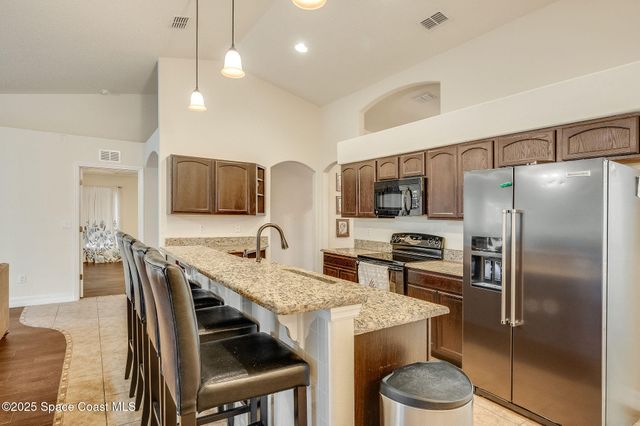 341 Dolphin Street SE, Palm Bay, FL 32909