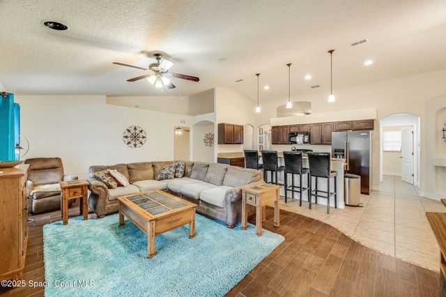 341 Dolphin Street SE, Palm Bay, FL 32909