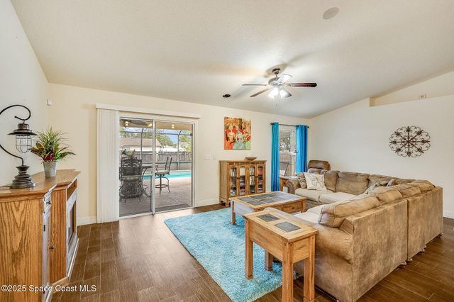 341 Dolphin Street SE, Palm Bay, FL 32909