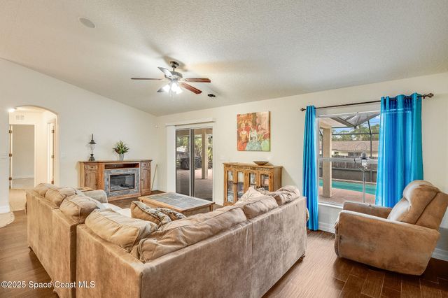 341 Dolphin Street SE, Palm Bay, FL 32909