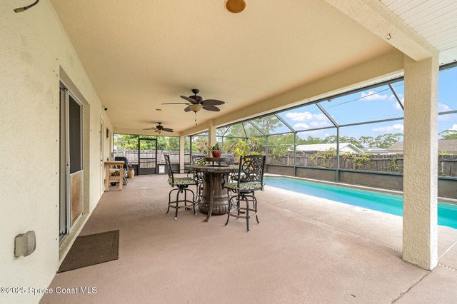 341 Dolphin Street SE, Palm Bay, FL 32909