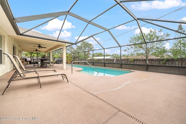 341 Dolphin Street SE, Palm Bay, FL 32909