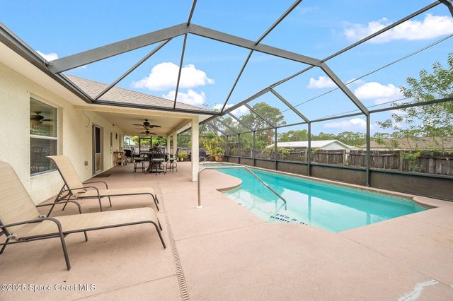 341 Dolphin Street SE, Palm Bay, FL 32909