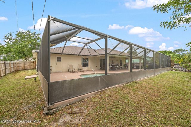 341 Dolphin Street SE, Palm Bay, FL 32909