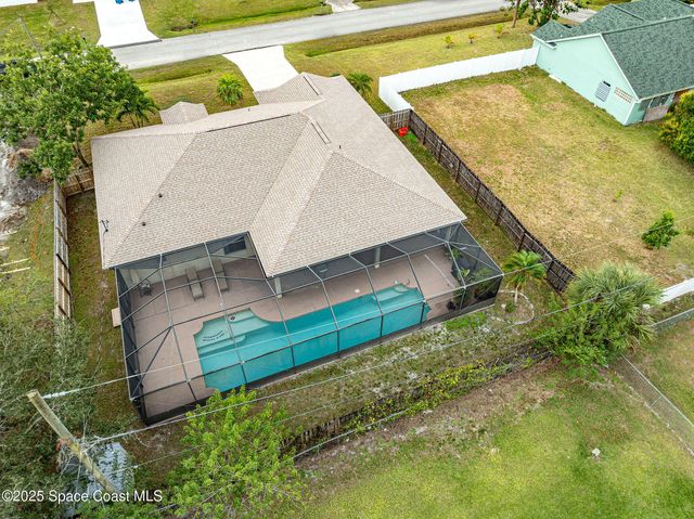 341 Dolphin Street SE, Palm Bay, FL 32909