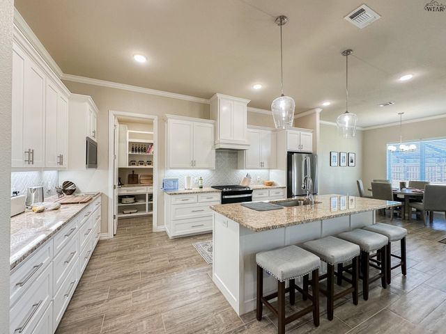 4808 Lamplighter Ln, Wichita Falls, TX 76308
