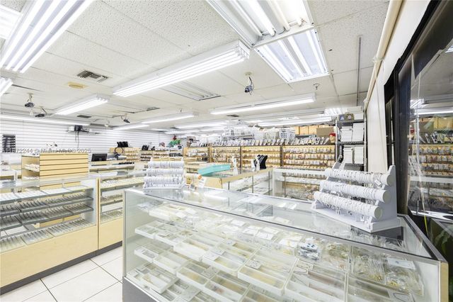 777 NW 72nd Ave 2068, Miami, FL 33126