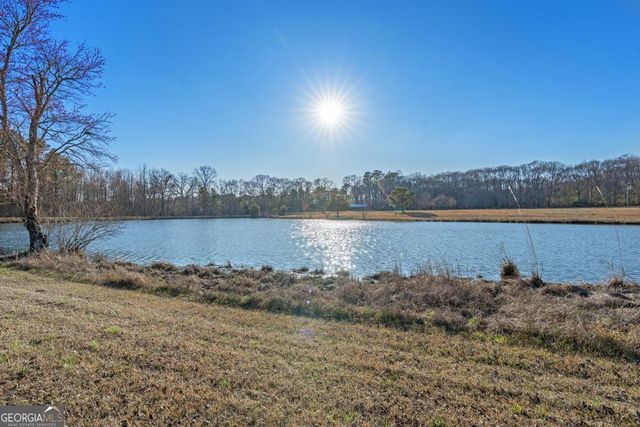 169 Ridgeway Road, Jackson, GA 30233